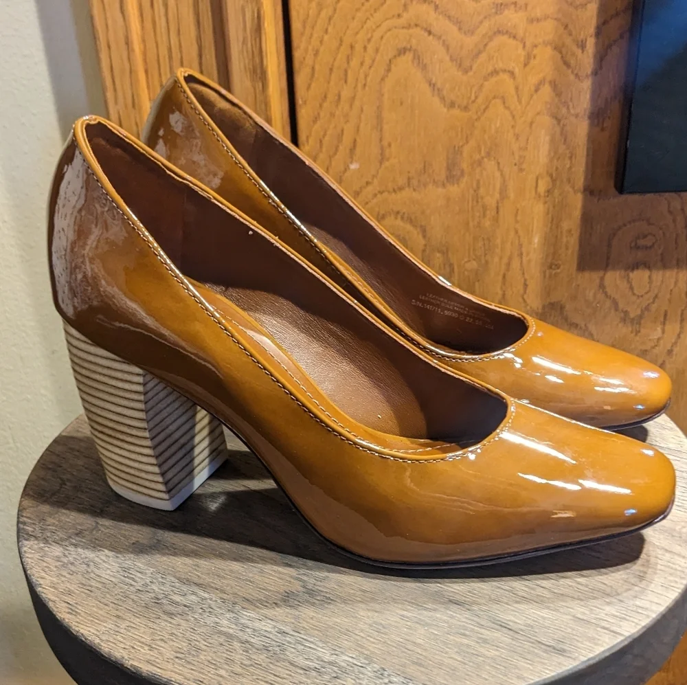 Tory Burch Banana Patent Leather Pumps sz 5M​ - Picture 5 of 16